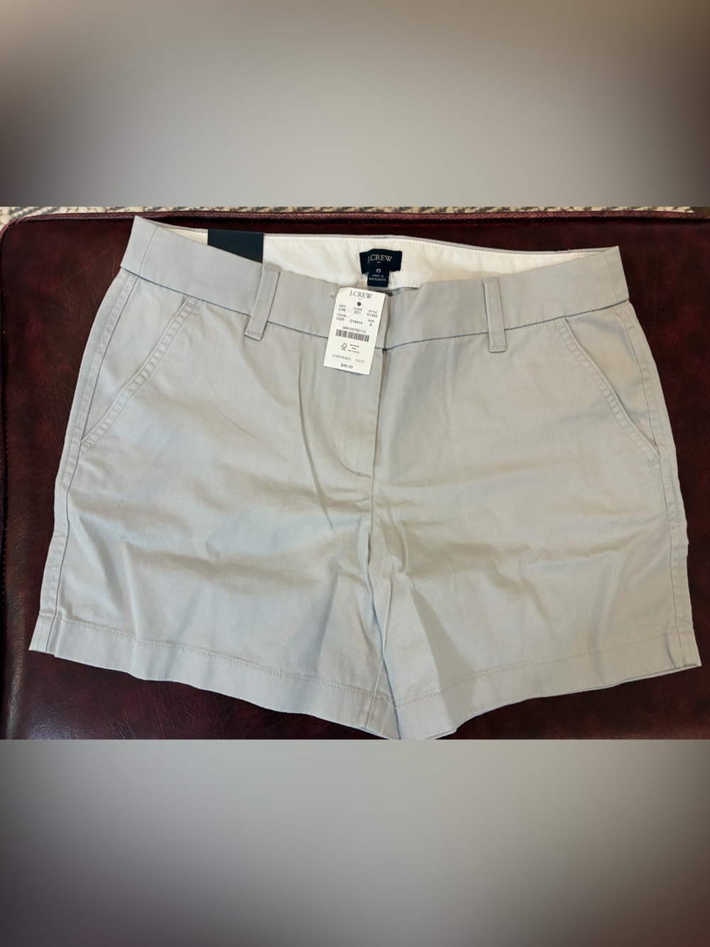 NWT JCrew Factory 5 inch cotton short
Oyster grey size 6
